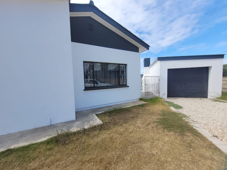 To Let 3 Bedroom Property for Rent in C Place Eastern Cape